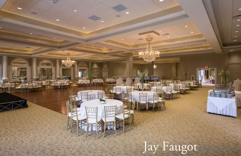 grand-ballroom-le-pavillon-at-parc-lafayette-wedding-venues-lafayette-la